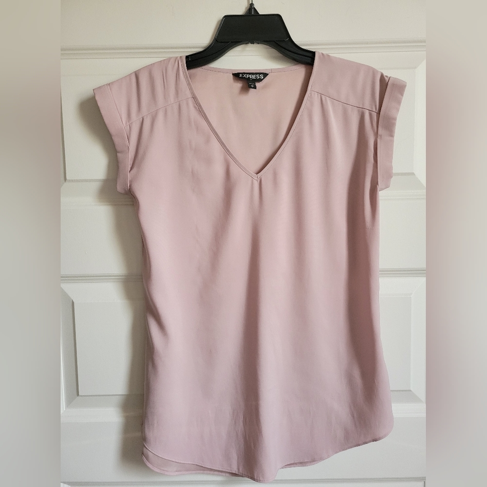 Express pink, cuffed short-sleeve, top